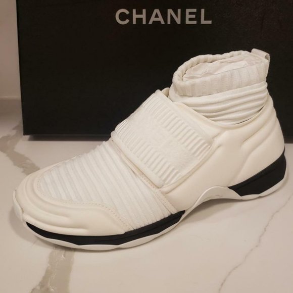 Chanel 22S G38299 black white sneakers runners trainers EU 38-39